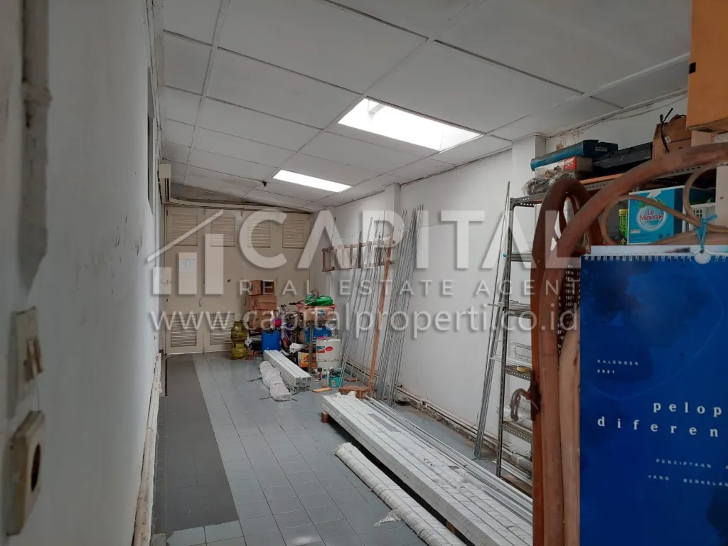 Prime location! Jual rumah terawat di area Gatot Subroto Bandung | iklanova.com