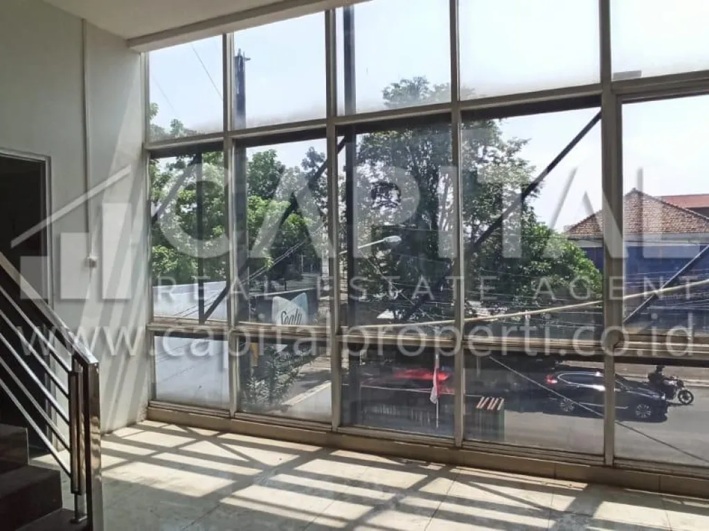 Prime location! Sewa ruko strategis 3 lantai di tengah Bandung Kota | iklanova.com