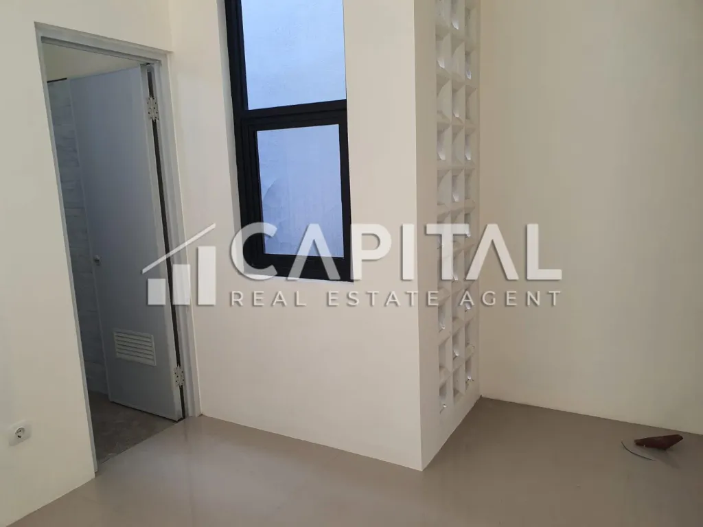 Rumah baru 2 lantai model minimalis di TKI 1 | iklanova.com