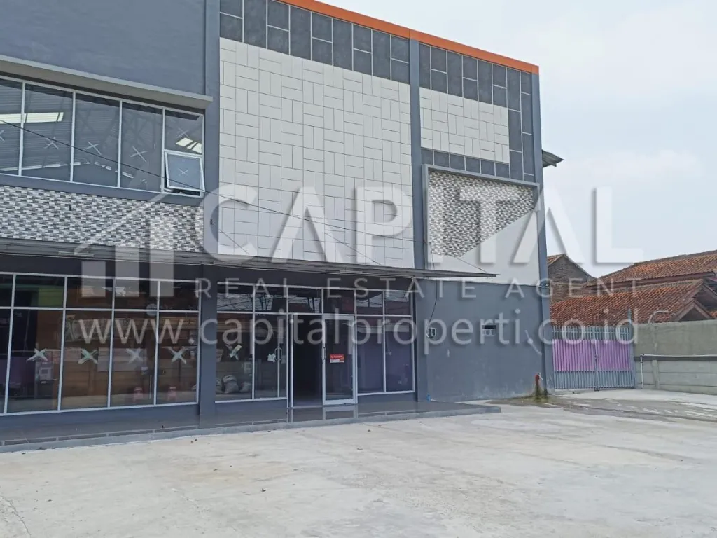 Sewa gudang/ruang usaha baru di mainroad Rancabolang Gedebage Bandung | iklanova.com