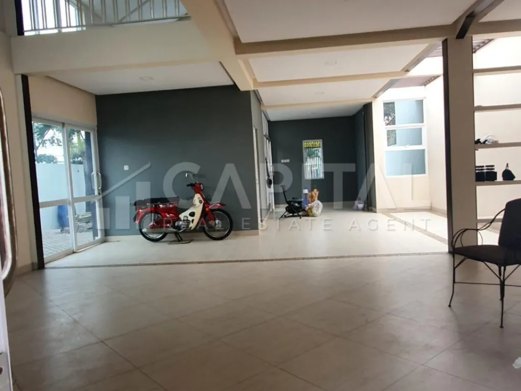 Sewa kantor baru 2 lantai siap pakai di Cimahi | iklanova.com