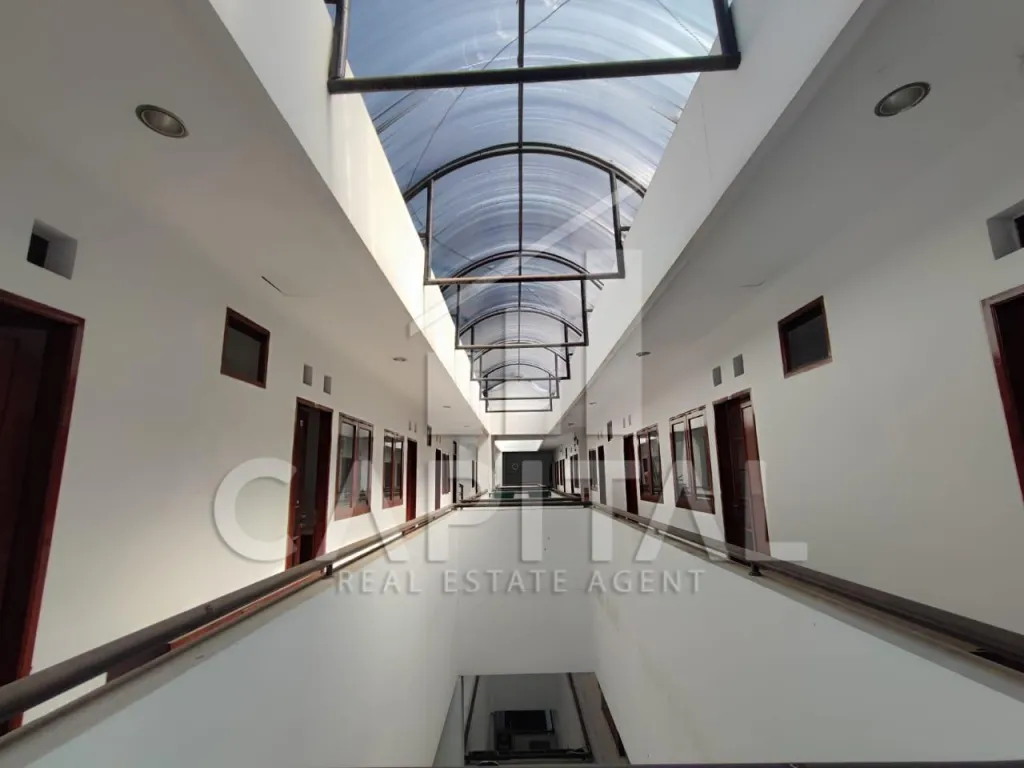 Sewa kostan 3 lantai strategis di Surya Sumantri Bandung | iklanova.com