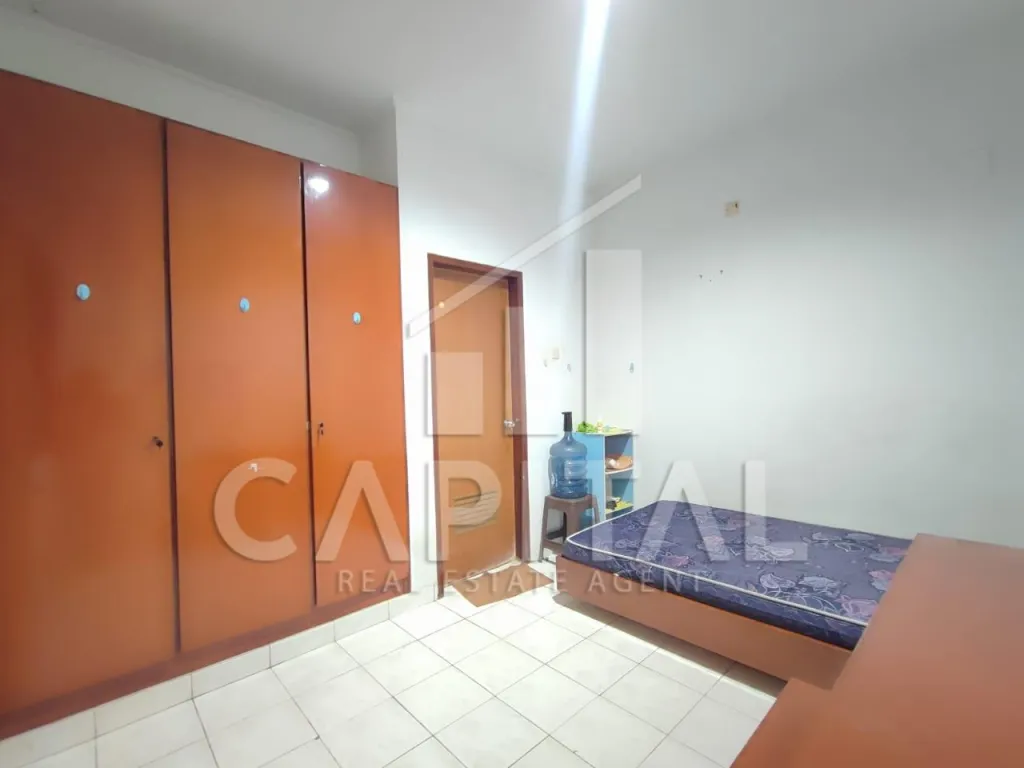 Sewa kostan 3 lantai strategis di Surya Sumantri Bandung | iklanova.com