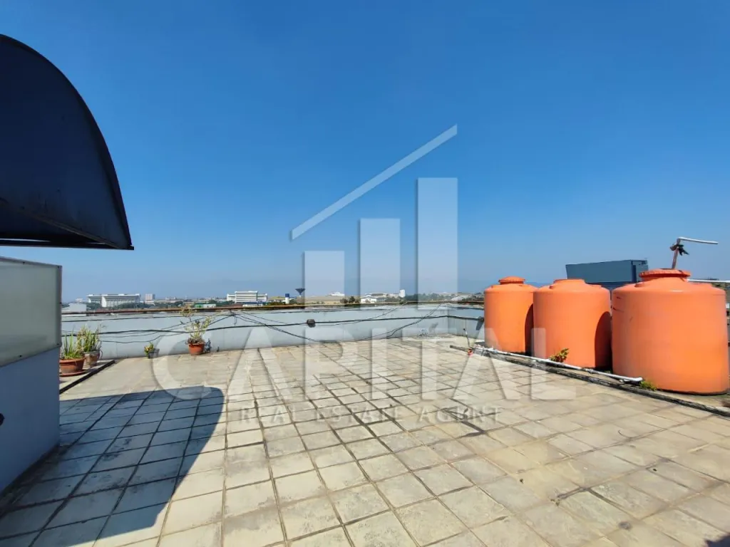 Sewa kostan 3 lantai strategis di Surya Sumantri Bandung | iklanova.com