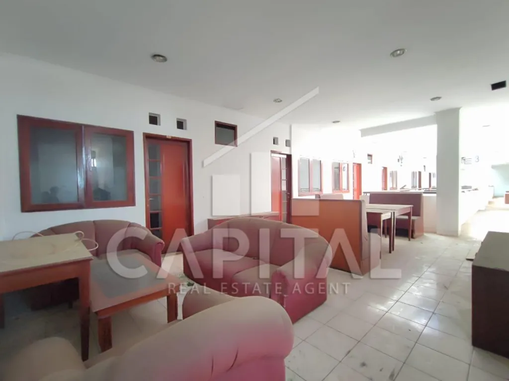 Sewa kostan 3 lantai strategis di Surya Sumantri Bandung | iklanova.com