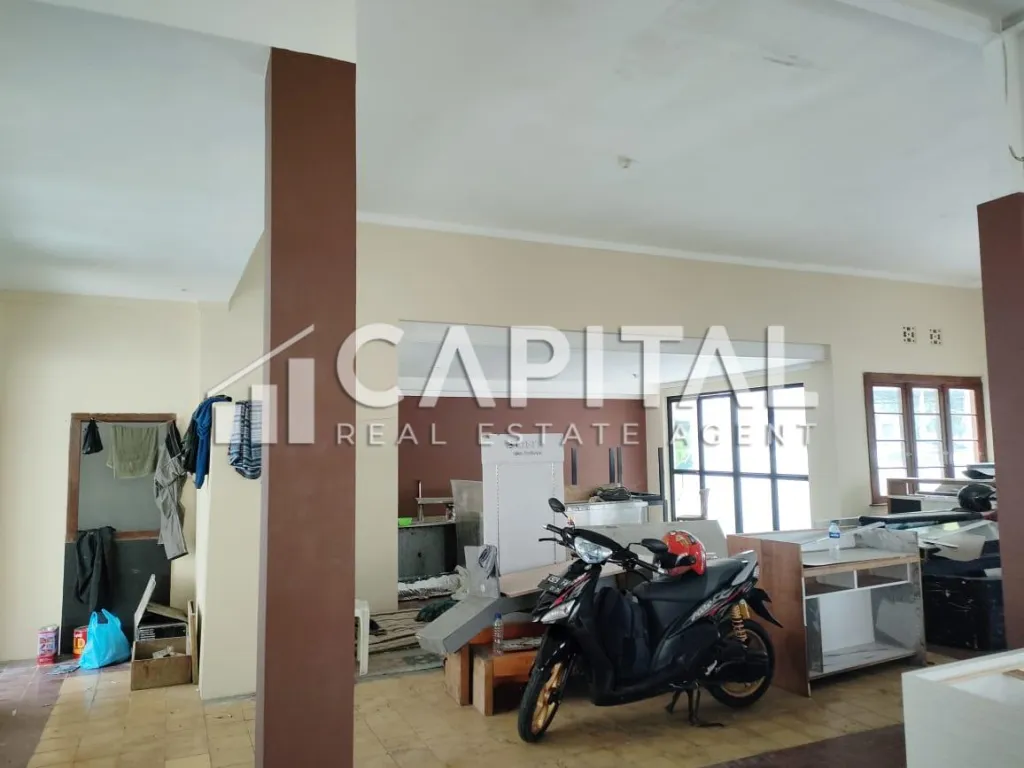 Sewa ruang usaha ex cafe di Jalan Cimanuk Bandung | iklanova.com
