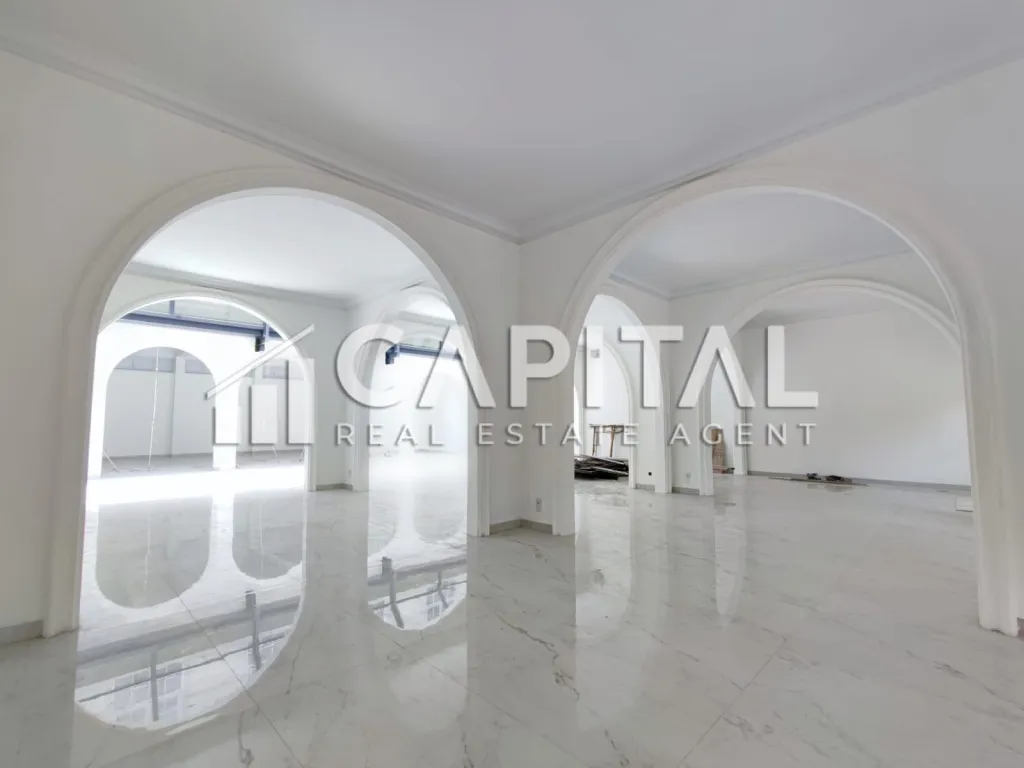 Sewa ruang usaha lux di Pasirkaliki Bandung | iklanova.com