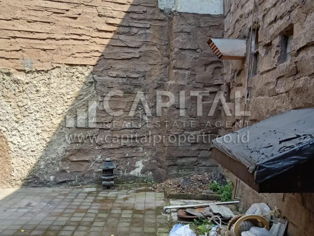 Sewa ruko strategis 1 lantai di Jalan Veteran Bandung | iklanova.com