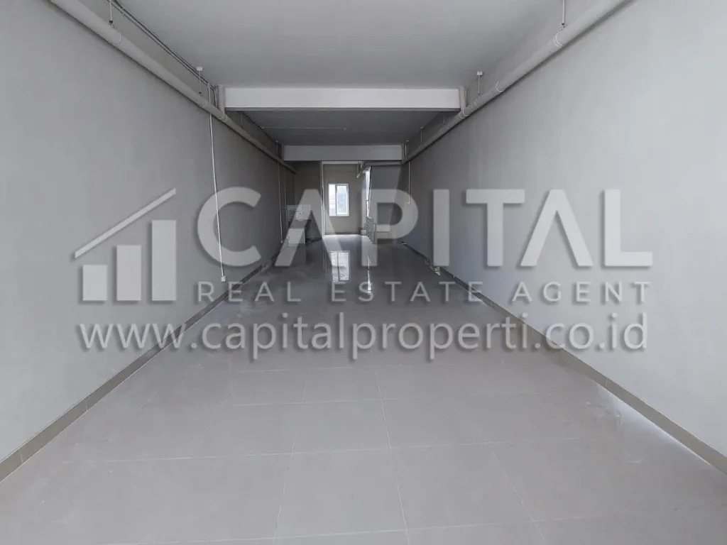 Sewa ruko strategis 2.5 lantai di Cibadak Bandung Kota | iklanova.com