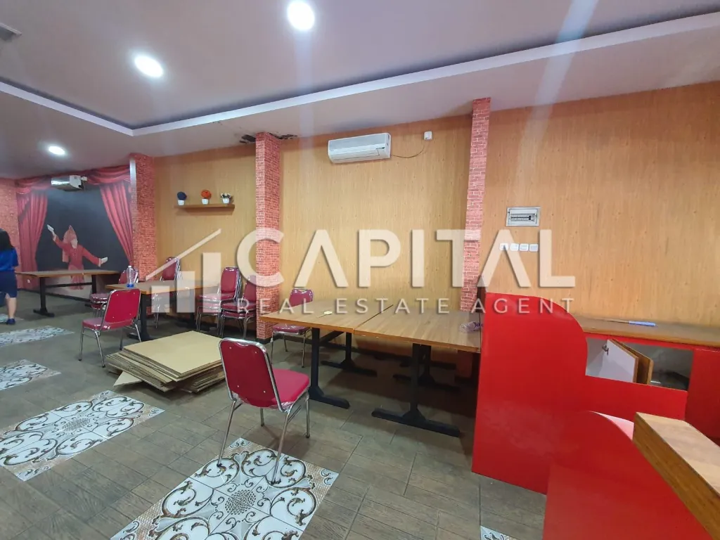 Sewa ruko strategis 3 lantai di Jalan Banceuy | iklanova.com