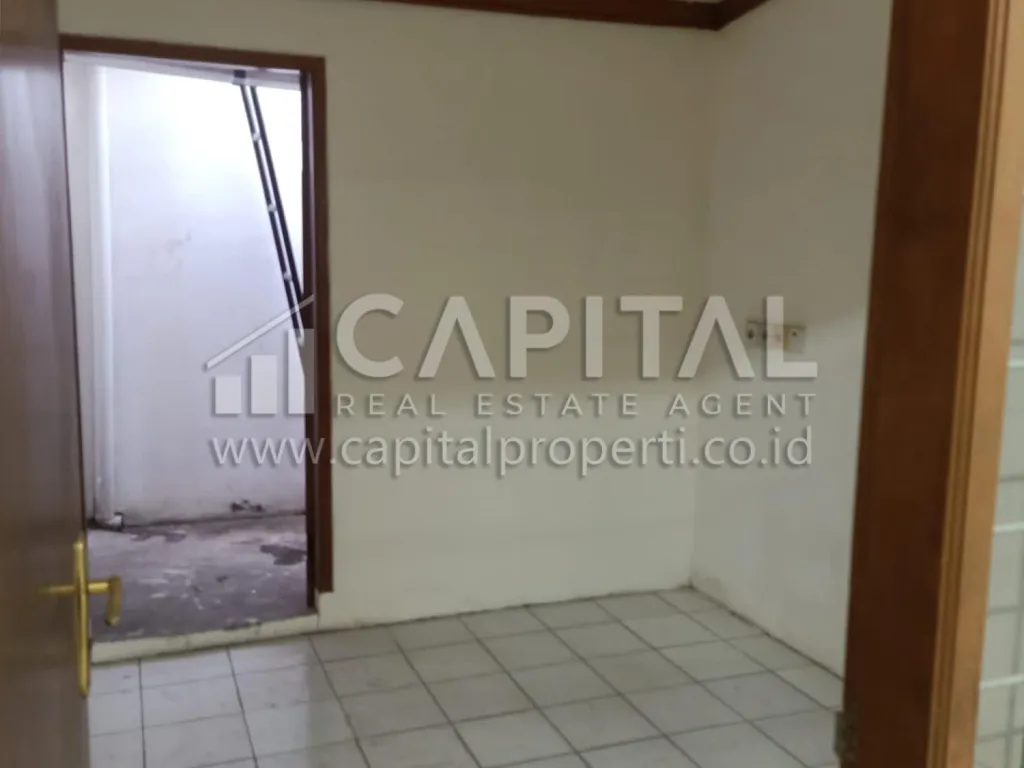 Sewa ruko strategis 3 lantai di Jalan BKR Bandung | iklanova.com