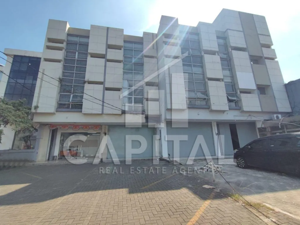 Sewa ruko strategis di Mainroad Jl. Laswi -Sayap Gatsu Bandung | iklanova.com