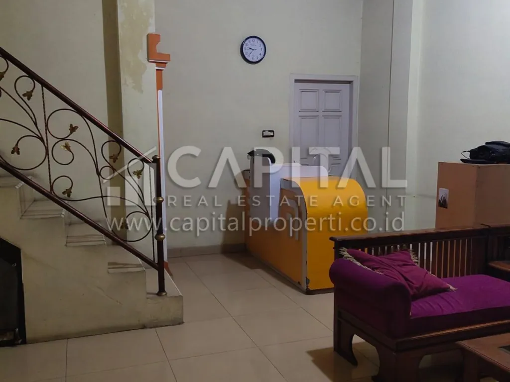 Sewa rumah 2 lantai di Sarijadi Bandung | iklanova.com
