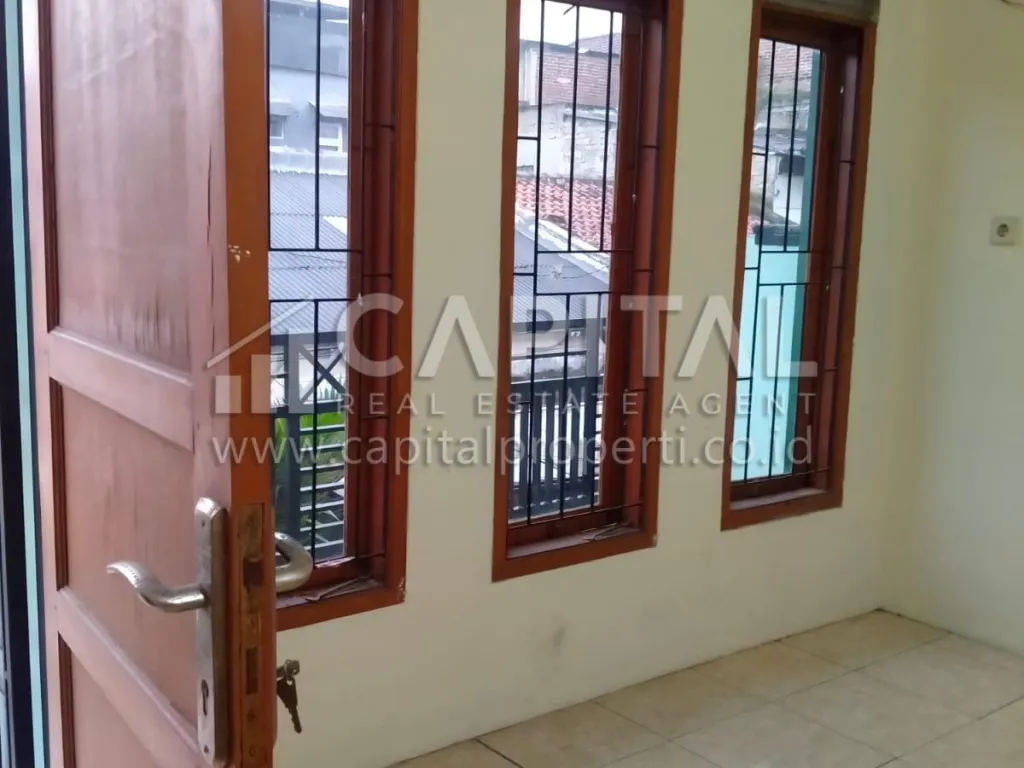 Sewa rumah 2 lantai di Sarimanis Bandung | iklanova.com