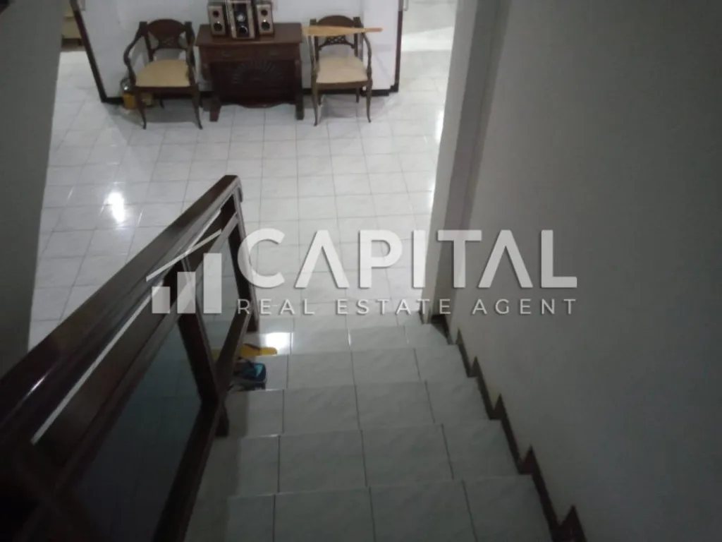 Sewa rumah 2 lantai full furnished di sayap Dago Bandung | iklanova.com