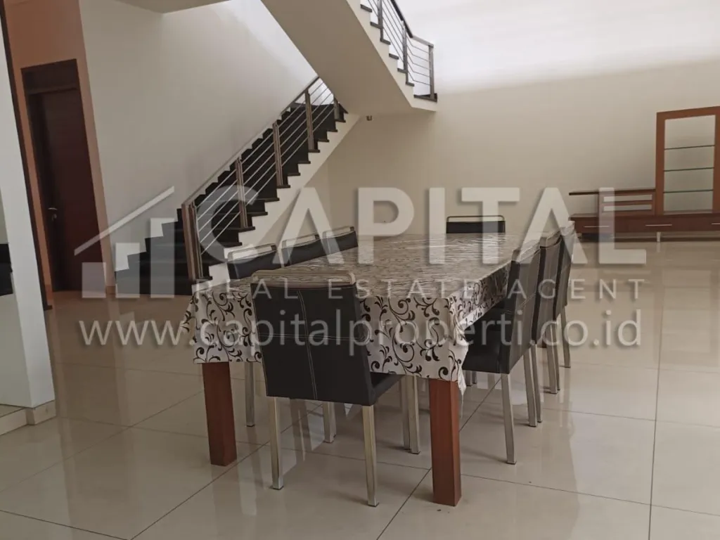 Sewa rumah 2 lantai siap huni di cluster Batununggal Bandung | iklanova.com