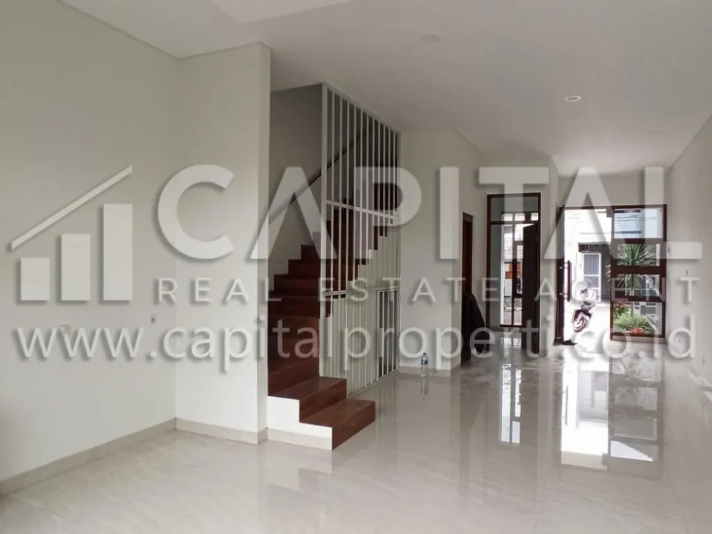 Sewa rumah baru 2 lantai di Mekarwangi Bandung | iklanova.com