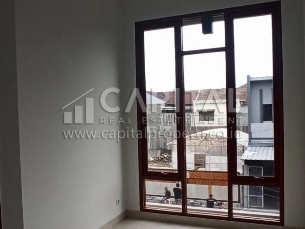 Sewa rumah baru 2 lantai di Mekarwangi Bandung | iklanova.com