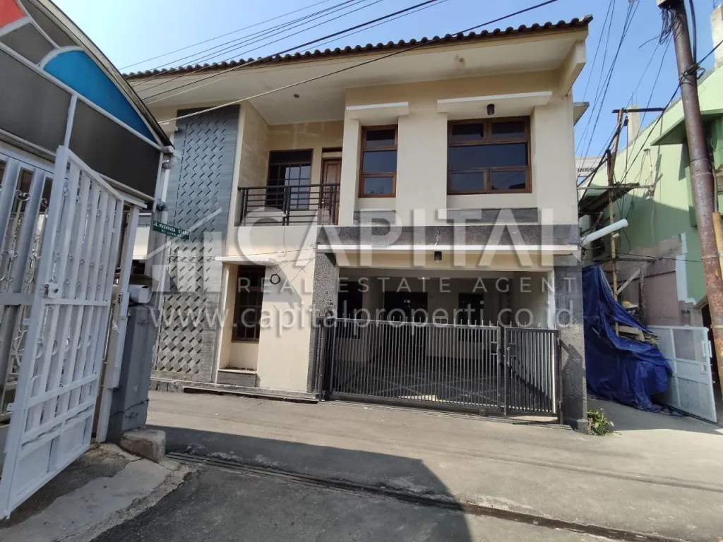 Sewa rumah cantik 2 lantai di area Kembar Bandung | iklanova.com