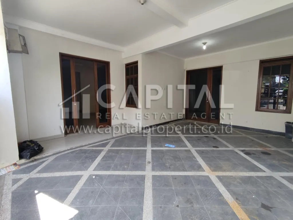 Sewa rumah cantik 2 lantai di area Kembar Bandung | iklanova.com