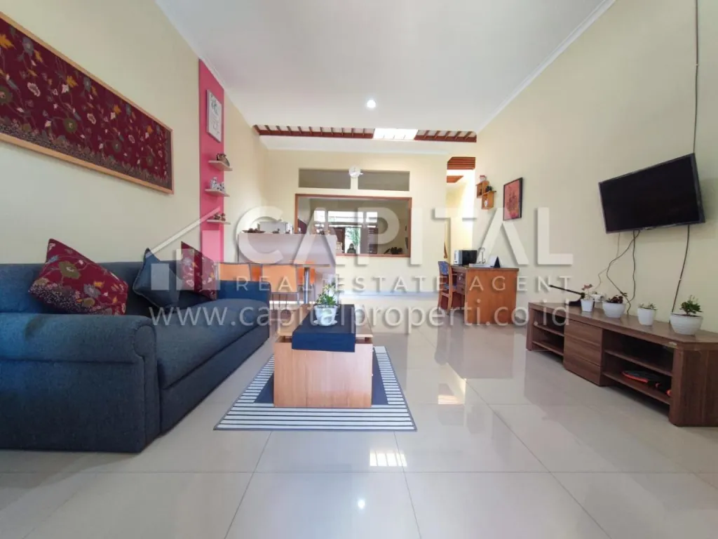 Sewa rumah cantik di sayap Surya Sumantri dekat Universitas Maranatha Bandung | iklanova.com