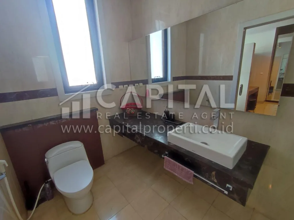 Sewa rumah lux minimalis di Setraduta Bandung | iklanova.com