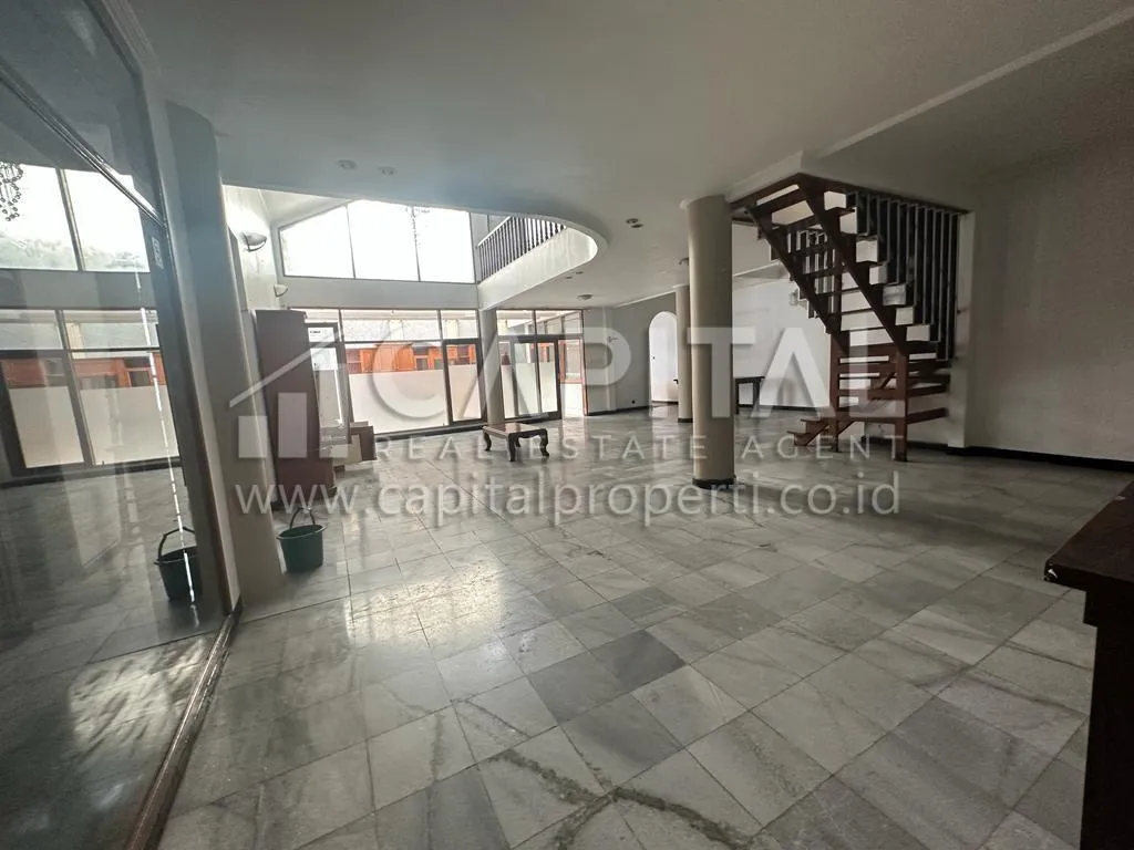 Sewa rumah strategis di Sayap Pasteur Bandung | iklanova.com