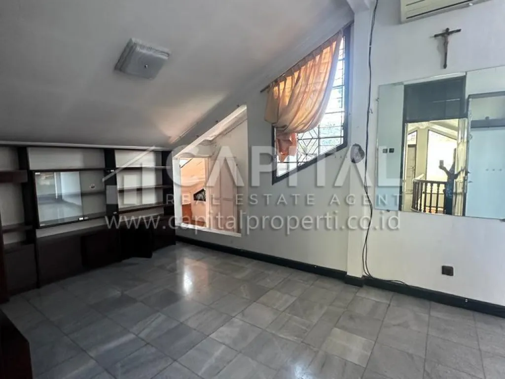 Sewa rumah strategis di Sayap Pasteur Bandung | iklanova.com