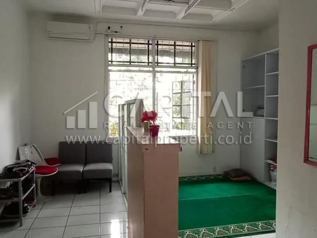Sewa rumah usaha 2 lantai strategis di sayap Jalan Riau Bandung Kota | iklanova.com